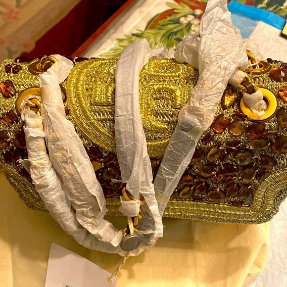 TORY BURCH exclusive 
Shoulder Bag NWT+dust bag
COLOR: GOLD - Picture 16 of 16